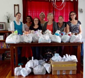 Vergangenen Samstag haben wir 33 Tüten packen können, die meisten für Mütter und ihre neugeborenen Babies